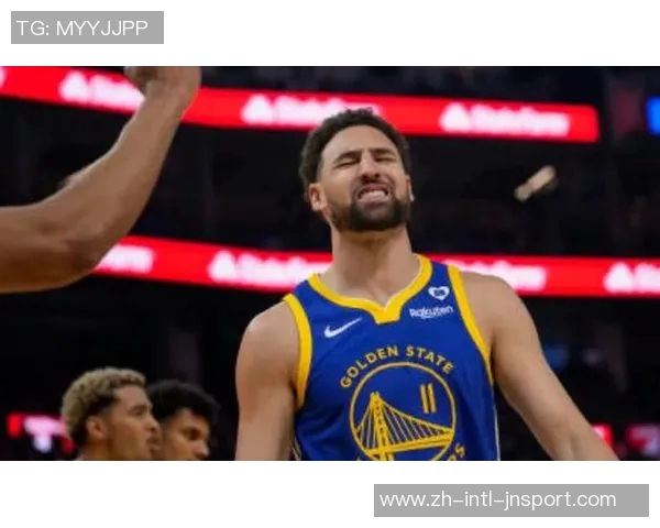 克莱上半场状态低迷仅得5分三分球命中率惨淡