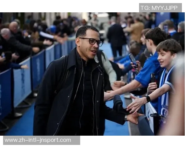 天空报道罗塞尼尔周三现场观战切尔西比赛随后接任球队主帅职位 天空报道罗塞尼尔周三现场观战切尔西比赛随后接任球队主帅职位